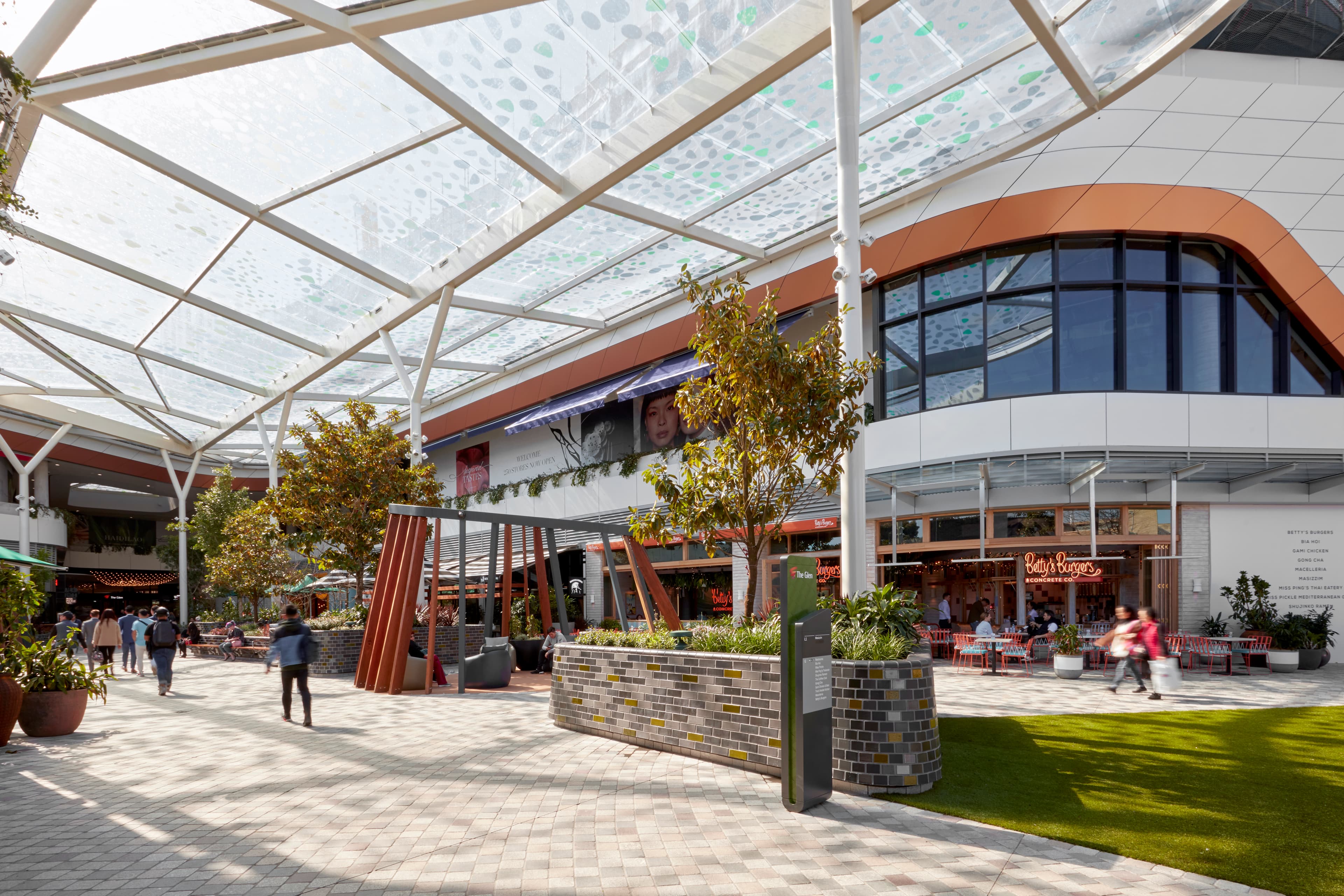 The Glen_indoor outdoor dining precinct